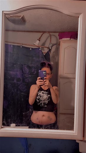 kelsiefester219 (@kelsiefester219)’s videos with pretty toxic revolver - mgk