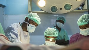 Este bolígrafo imprime cartílago en 3D durante una intervención