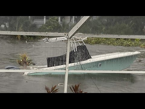 I BOUGHT A HURRICANE DAMAGED BOAT IN FLORIDA !!