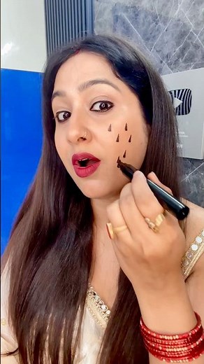 Perfect Winged Eyeliner in Seconds💫 #stampingeyeliner #wingedeyeliner #eyelinerstamp #shorts
