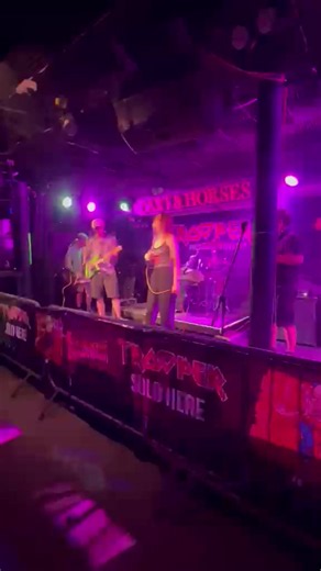 Zombie - Cranberries cover by the Neversheds with Niamh on vocals. #cartandhorses #Neversheds #cranberries #zombie #livemusic