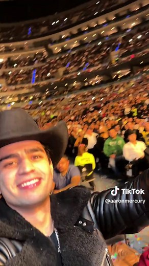 Concierto de Luis Angel El Flaco: Un Gran Momento
