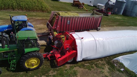 "Look Ma! No Backstop or Cable!" Versa Makes Bagging Corn Silage Easier, Better and Safer | Versa Baggers