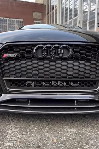 The Audi RS7 neither eats nor drinks. #audi #quattro #audirs7 #rs7 #shortvideo #shorts