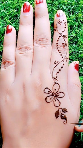 Back hand mehendi design 🦋 Easy stylish Henna design l finger mehendi design l floral mehndi design