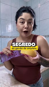 4M views · 44K reactions | Anota para comprar: ✅Bucha vegetal ✅1 pomada de óxido de zinco + vit A + vit D (aquela de assaduras de bunda de bebê) ✅1 glicerina líquida de 100ml Modo de uso: assiste novamente o vídeo e não me enche os culhão. Segredo: tem que usar certinho, senão não adianta reclamar! #meme #humor #dica #tutorial #receitas #donadecasa #dicadebeleza #amiga #vaiprofy | Thaís Cozzer | Facebook