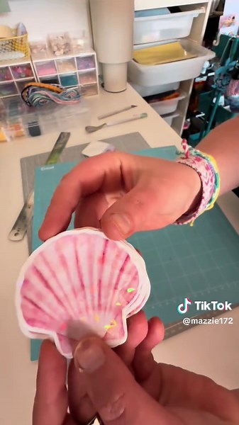 Making stickers on my cricut