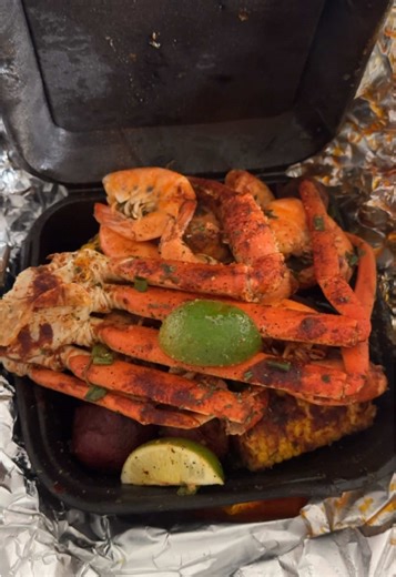 Big backtivities. #dallas #seafood #crablegs