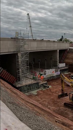 HS2 completes UK’s heaviest bridge slide #short