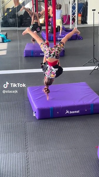 My girls first mini circus lesson! Can't wait to watch her progress #7#circus#watchthisspace