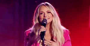 Miranda Lambert Brings "Deeply Personal" Performance Of "Run" To ACM Awards
