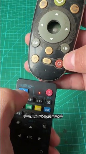 A brilliant trick to combine two remote controls into one#Life hacks