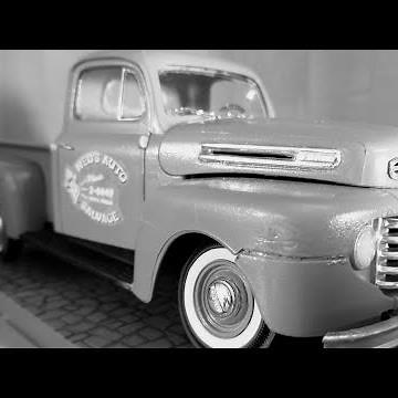 Monogram 1950 Ford Pickup 1:25th scale model kit