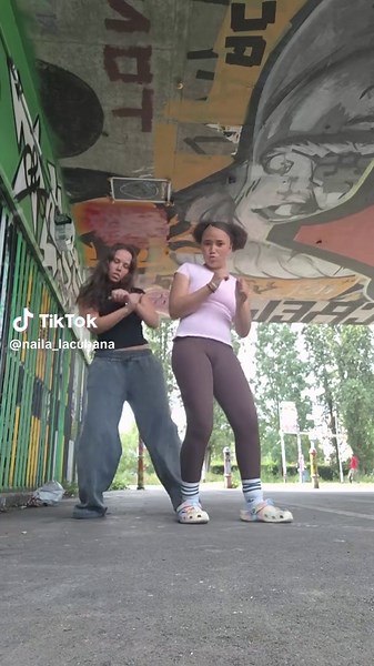 Master the Dagger Challenge Dance Moves