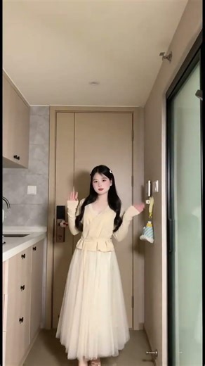 Ethereal Chiffon Dress Outfit for a Gentle Look