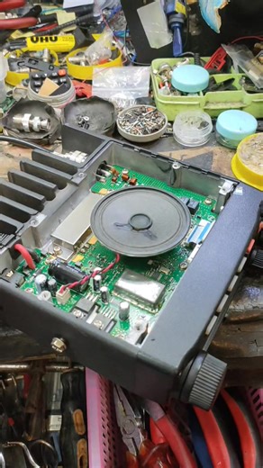 สาระวันละนิดกับ YAESU FT-2980R สารพัดจัดมาทำ ถามตอบคุยเรื่อยเปื่อยกับจารย์บอย ก็นำสาระความรู้เล็กๆน้อยๆมาแบ่งปันกันครับ ยูทูป https://youtube.com/@srirachacallsignradio125 พิกัดร้าน ศรีราชา คอลล์ซายน์ ปักหมุด ใกล้ 38 ซอย วัดวังหิน อำเภอศรีราชา ชลบุรี 20110 https://maps.app.goo.gl/nLqhar1r3YemYqEr9 ร้านเปิด จันทร์-ศุกร์ 8.00-16.30น. เสาร์ 9.00-16.00 น. อาทิตย์ปิด ติดต่อปรึกษาพูดคุย ทักแชทได้เลยครับ **ช่างไม่สะดวกติดต่อทางไลน์ หากทักแชทไม่ได้ คอมเม้นไว้เดี๋ยวผมทักข้อความไปครับ 🙏✌ #fix #วิทยุสื่อส