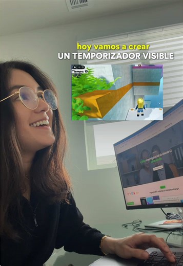 Hoy hicimos un temporizador visible en Roblox Studio ⏳🔥 Agregamos un TextLabel en StarterGui para mostrar el contador en pantalla. Dentro pusimos un LocalScript, definimos el tiempo inicial y usamos un ciclo que va restando segundo a segundo mientras actualiza el texto. Cuando llega a cero, mostramos un mensaje final y listo 💥 Con algo tan simple puedes darle presión, emoción y estructura a cualquier minijuego. Cambia el tiempo, agrega efectos o sonidos y hazlo más épico. #RobloxStudio #Roblox