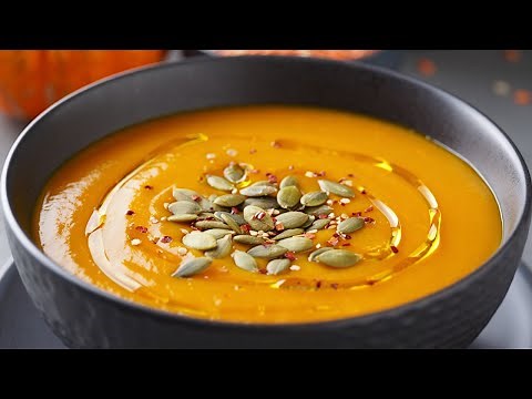 This lentil and pumpkin soup warms me up in the fall! Recipe for autumn soup!