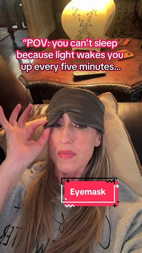 Light sleepers, this one’s for you 😴✨ The satin eye mask that actually stays comfortable all night. #sleephack #eyemask #lightsleeper #bedtimeroutine #sleepessentials