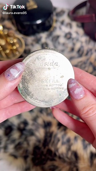 1920s Norida Compact Makeup History