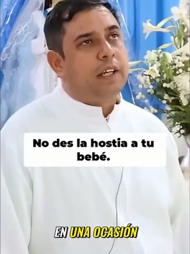 Al recibir la comunión, los fieles se unen íntimamente a Cristo y a la Iglesia (la comunidad), fortaleciendo la caridad y la gracia recibida en el bautismo. Por esta razón tiene que haber una preparación antes de recibir este sacramento. #iglesiacatolica #PadreArturoCornejo #resurrección #catolicoenredes #eucaristia