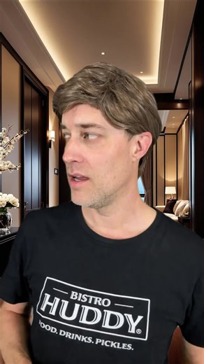 Server Confronts Customer Over Website Orders