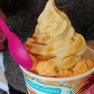 Try our new exclusive Trolls flavour: Caramel Apple with this juicy recipe! #YogurtlandAU #CreatingHappiness | Yogurtland Australia