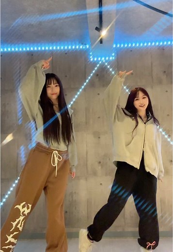 メンバーのほのかさんが一緒に流行りのLet’s Gloove 踊ってくれました❤️‍🔥💭 @星宮ほのか/Red Radiance 💞 #RedRadiance #アイドル #Chara #ちゃら #15歳 #fjk #高校生 #09 #fyp #可愛い先輩が一緒に撮ってくれたシリーズ