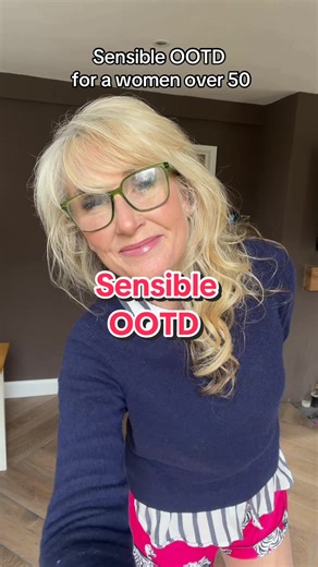 It’s on-line I forgot to add 😬Boooorrriinng AF😴 I wonder what I’ll learn today? 🤷‍♀️ Anyone else done one of these recently? 🚘 #ootd #sensibeclothes #fashionover50