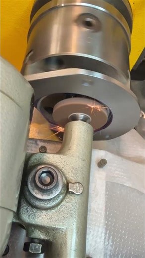 Dumore tool post grinder.