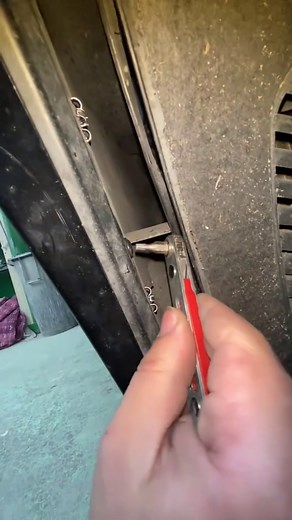 Petit cliquer pour les endroits étroits #carrosserie #automobile #reparation #astuce #tutorials