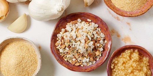 What's the Difference Between Fresh Garlic, Jarred Garlic, Garlic Powder, and Garlic Salt?