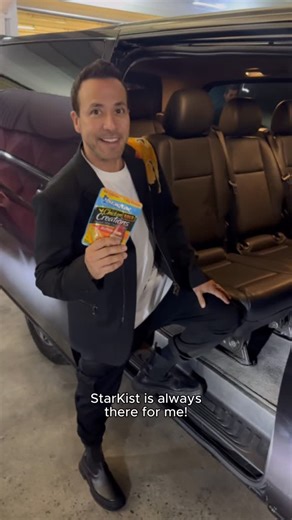 Howie D on Instagram: "Rehearsals, workouts, concerts with the guys… my schedule doesn’t leave much room to slow down. #ad That’s why I always keep @starkistcharlie pouches close by. They’re quick, portable, and tasty, with 10g+ of lean protein in every pouch to keep me fueled from the stage to the gym and everywhere in between. #StarKistPartner #TeamCharlie #FuelYourHustle #ProteinHack #FueledByStarKist"