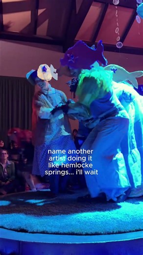 A FULL PUPPET SHOW PERFORMANCE??? #puppetshow #hemlockesprings #livemusic #concert