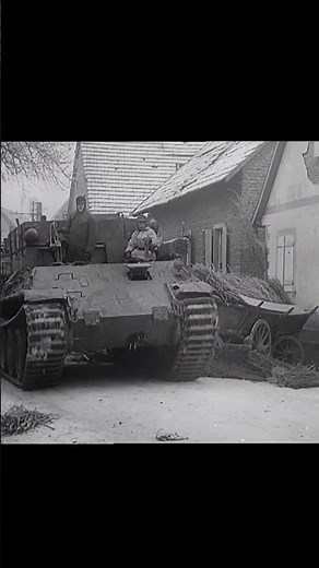 Rare clip of a Bergepanther Armoured recovery vehicle #ww2 #tank #panzer