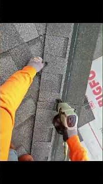 How to roof a valley the right way #roofing #goviral #construction #skilledtrades