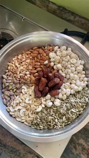 Nut balls 😋😋#food #yummy#nuts#protein#healthy#tasty#recipe#easysnacks