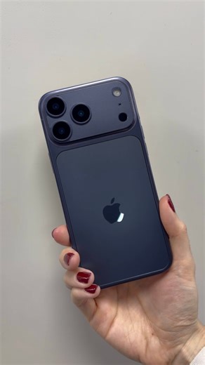 開封📦：iPhone 17 Proカメラ周りに究極の安心を🛡️ RHINOSHIELD カメラバンプ保護フィルム 付属のガイド枠を使えば、位置合わせも一瞬🙌 わずか数秒で、完璧な仕上がりに。 ✨ 存在を忘れるほどの透明感 ✨ 傷を寄せ付けないフルカバー設計 ✨ 剥がれにくく、完璧なフィット感 「着けていない」ような美しさ。 それでいて、安心感はしっかりと。 #RHINOSHIELD #iPhone17Pro #ガジェット | RHINOSHIELD ライノシールド