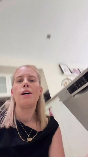 AD Think you need to pre-rinse or deep clean your dishwasher every week? 👀 Try these 3 simple hacks instead to keep your dishes sparkling_and your machine smelling fresh.✨ 1️⃣ Use a quality detergent (I use @fairyanz 5 Power Action) for spotless, streak-free results. 2️⃣ Run a hot cycle with ½ cup baking soda to clean and deodorise. 3️⃣ Keep plastics on the top rack only to stop warping. A few small changes = big results 💪 Save this for your next clean & tag me if you try it! 💛 #cleaningmotiv