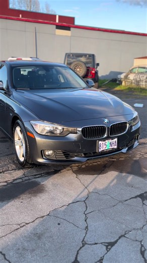 Just finished a paint correction on a BMW and the results are absolutely stunning! The shine is incredible, a true testament to the power of professional detailing. A bit bummed that I forgot to grab the before pics, but the after speaks for itself! ✨ #PaintCorrection #Detailing #BMW #CarCare #Shine