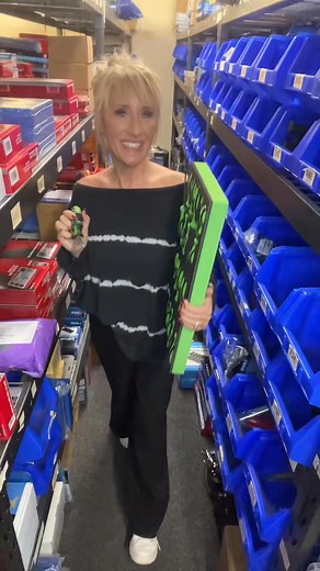 🔧💚 Screw It, Let’s Celebrate! 💚🔧 Grab the S01276 Screwdriver Set – it’s got all the twisty bits you need to fix life’s little dramas. And because we love all our customers (and of course the fizzy stuff), we’re throwing in a FREE green bottle opener! 🍾 Fix stuff. Pop bottles. Feel unstoppable. #ScrewdriverGoals #FoamAndFizz #FixItSipItRepeat https://www.thetoolacademy.com/sealey-s01276-ak4368hv-20-piece-siegen-screwdriver-set-with-bottle-opener-189022-p.asp #toolshop #toolsday #toolsofthetr