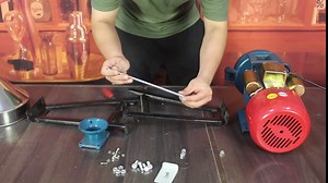 TFCFL Electric Grain Mill Cereal-Rice Grinder,Feed Flour Dry Cereals-Grinder Machine with Funnel for Home and Professional Use 220V 1400r / min