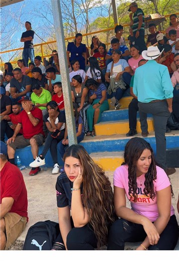 Así se vio las barras en la gradas del campeonato de Magdalena #pro #fypシ #hn #tiktok #cruz