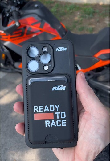 With this officially licensed KTM Phone Case Xtreme from SP Connect, you’ll be in first place! QUICK and SECURE Phone Mounting! 💯📲🏍️ #spconnect #connectyouractivelife #ridesmarter #phonemount #phonecasextreme #ktm #motorcycle #motorrad