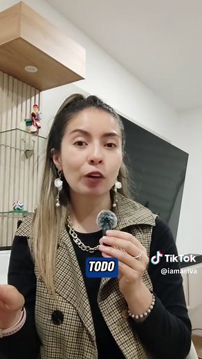 Gemini te puede responder con seguridad… sin haber leído todo el archivo. Si subes un PDF gigante y confías ciegamente en lo que te dice, ojo: muchas veces te responde incompleto y ni cuenta te das. En este video te muestro el truco para que entienda archivos largos mucho mejor usando Markdown NotebookLM una instrucción correcta. En el link de nuestro perfil encuentras el documento con el prompt para construir el mapa y el prompt para configurar Gemini🚀 #ia #gemini #google #notebooklm #chatgpt