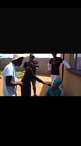 Makhumalo wants tlof tlof before helping this guy 💔😲#SAStreetViews #MzansiStories #StreetTalkSA #CommunityTalk #RealLifeStories | Milton Moyo