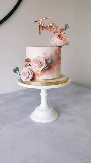 Elegant 30th Birthday Cake Design