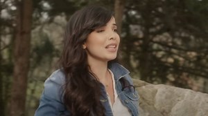 « Dernière danse » d’Indila est le premier clip français à dépasser le milliard de vues sur YouTube