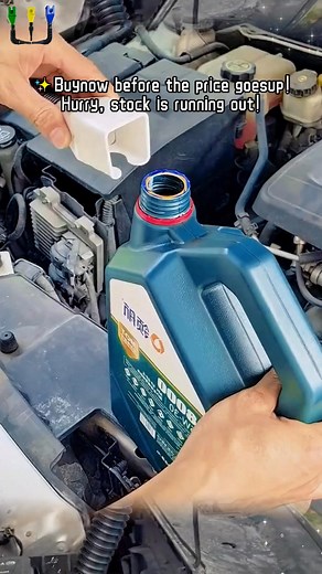 Just found a tool that every garage or DIY setup needs! 🛠️💧 This flexible smart funnel completely changed the way I handle oil and fluids — no more mess, no more awkward angles, and definitely no more spills 🙌 It’s made from durable, high-quality plastic that’s flexible but super sturdy, with a bendable spout and detachable nozzle so you can pour into tight spaces without a struggle. The built-in filter keeps debris out, and the snap-lock design helps control flow perfectly — seriously, it’s 