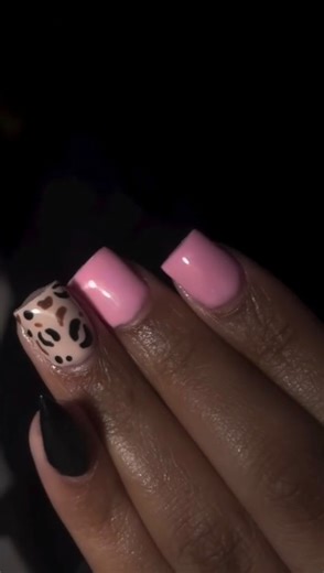DETROIT NAIL TECH ! on Instagram: "🐆💗🖤 . PLEASE READ BEFORE BOOKING ! USE WEBSITE TO BOOK ONLY ! (NO DM’S ) IF HAVE ANY QUESTIONS ABOUT NAILS OR HOW TO BOOK VIA MESSAGE ME 📱( no direct messaging ) ! NO KIDS ALLOWED/EXTRA GUEST UNLESS BEING SERVICED ! $13 NON-REFUNDABLE DEPOSIT IS REQUIRED 💵 ! ( NO REFUNDS ) ! #motionnails #nails #detroitnailtech #explore #shortnails ."